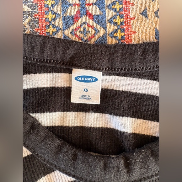 Old Navy Black and White Striped Sleeveless Ribbed Tank Top Size XS - Picture 4 of 4